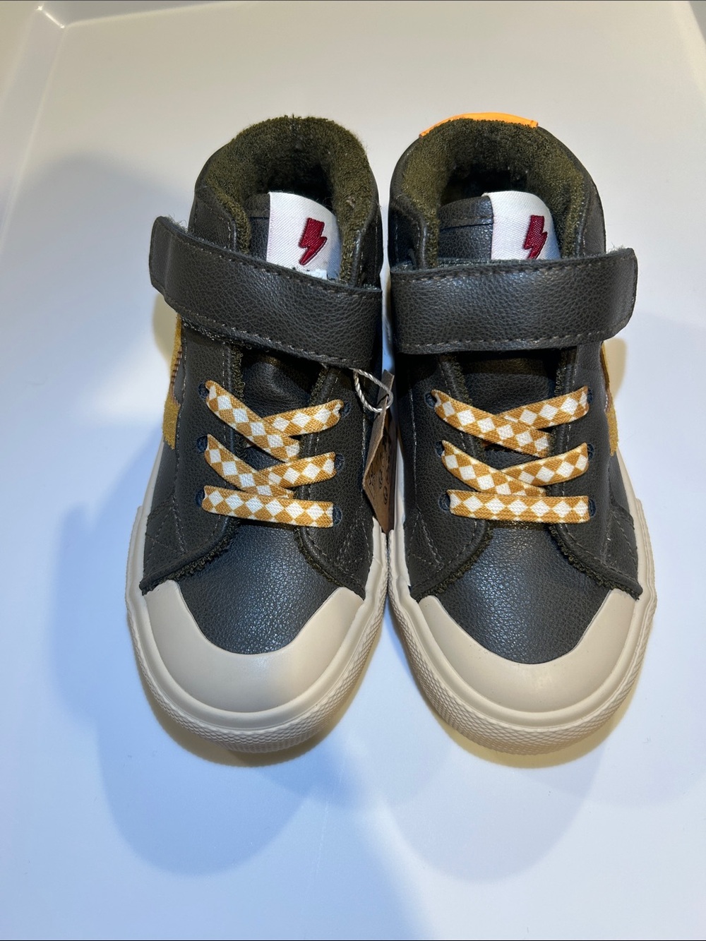 Victoria Black and Cream Kids High-Top Sneakers with Yellow Accents size 27